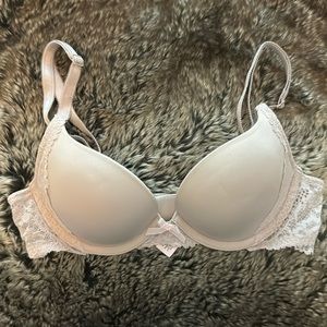 NEW VICTORIA’S SECRET Push-Up Bra, 32A